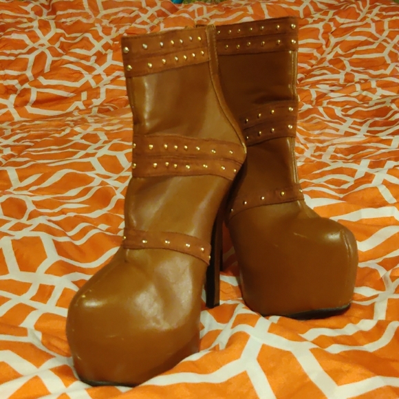 High heel boots - Picture 1 of 2